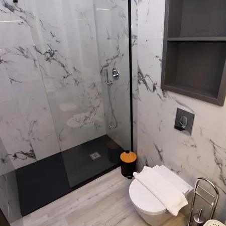 شقة Chic Living 4 *