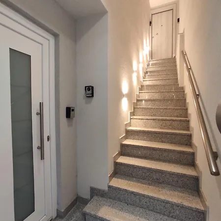 Chic Living 4 شقة كافالا